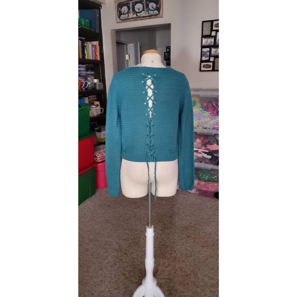 NWT PRETTY GUIDE SWEATER - Picture 2 of 5